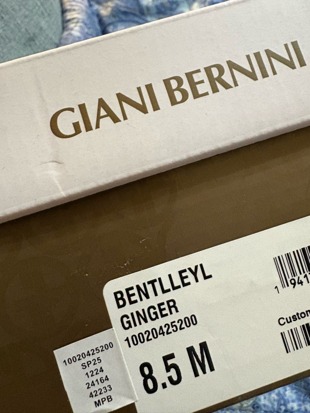 Giani Bernini Bentlley Pointed Toe Flats in a "Ginger" color 8.5 NWT in box - Picture 4 of 4